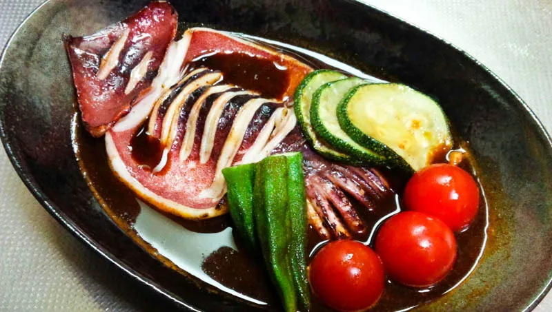 自分で釣ったイカでカレー？ 6
