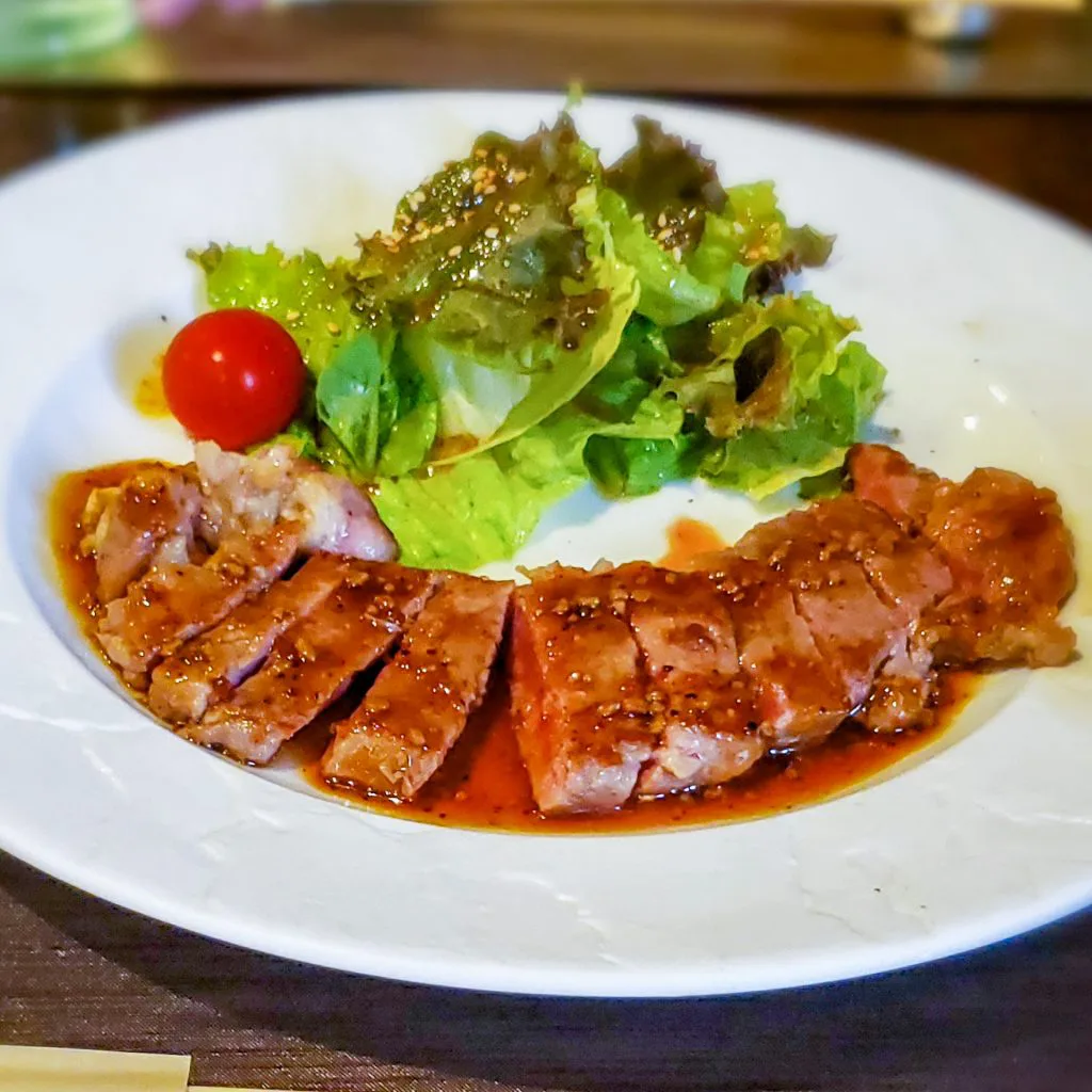 サーロインステーキをおしゃれな鉄板焼専門店でランチする「鉄板小町」 3
