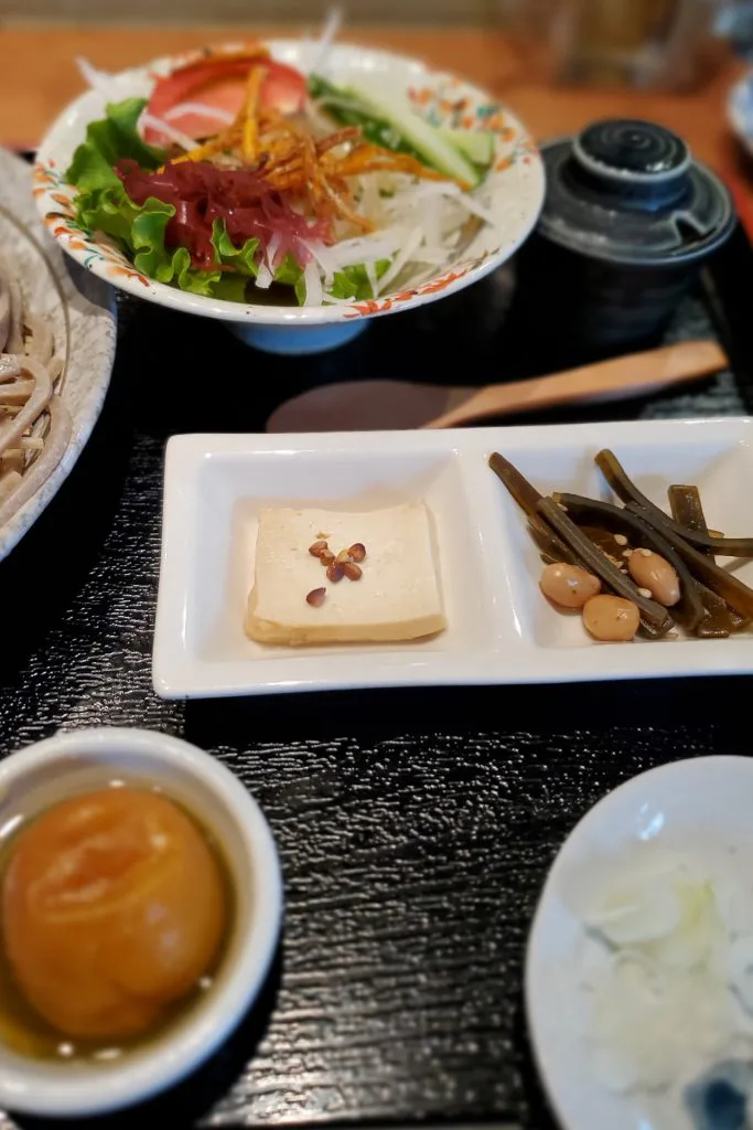 手打ち十割そば屋酒 空のかおり」住宅街に美味しい蕎麦屋さん！これは