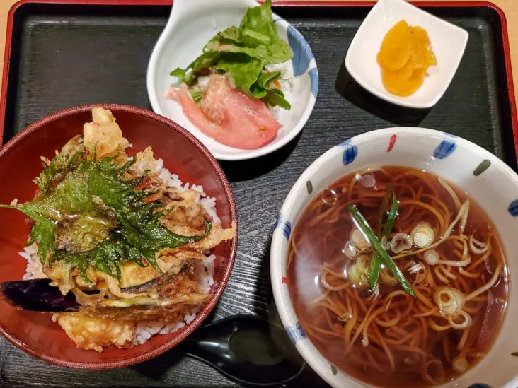 名水手打そば処 大草 | 昭和な飲食ビルの地下1階にある蕎麦屋さん 1
