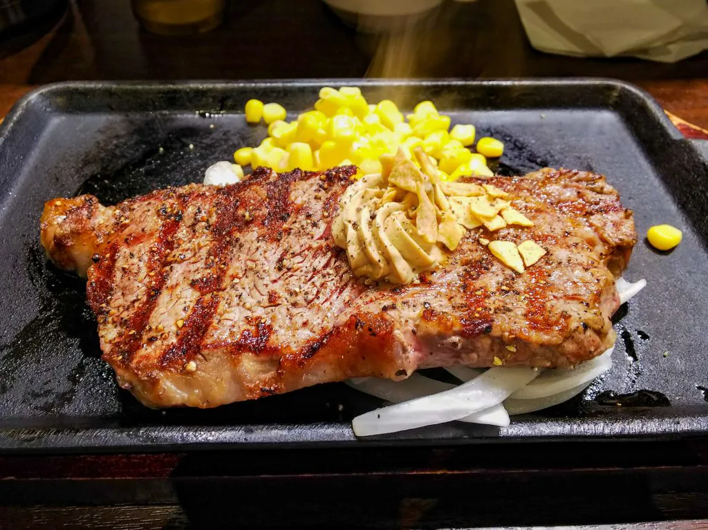 サーロインステーキをおしゃれな鉄板焼専門店でランチする「鉄板小町」 5