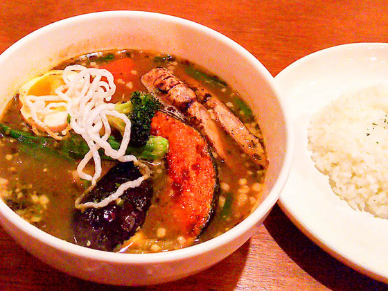 【閉店】ベロデカで北海道産桜姫鶏のスープカレー 3